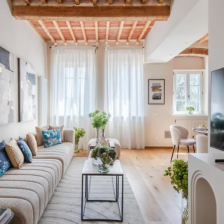Contemporary 2 Bedrooms 2 Bathrooms